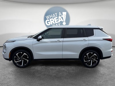 2022 Mitsubishi Outlander SE