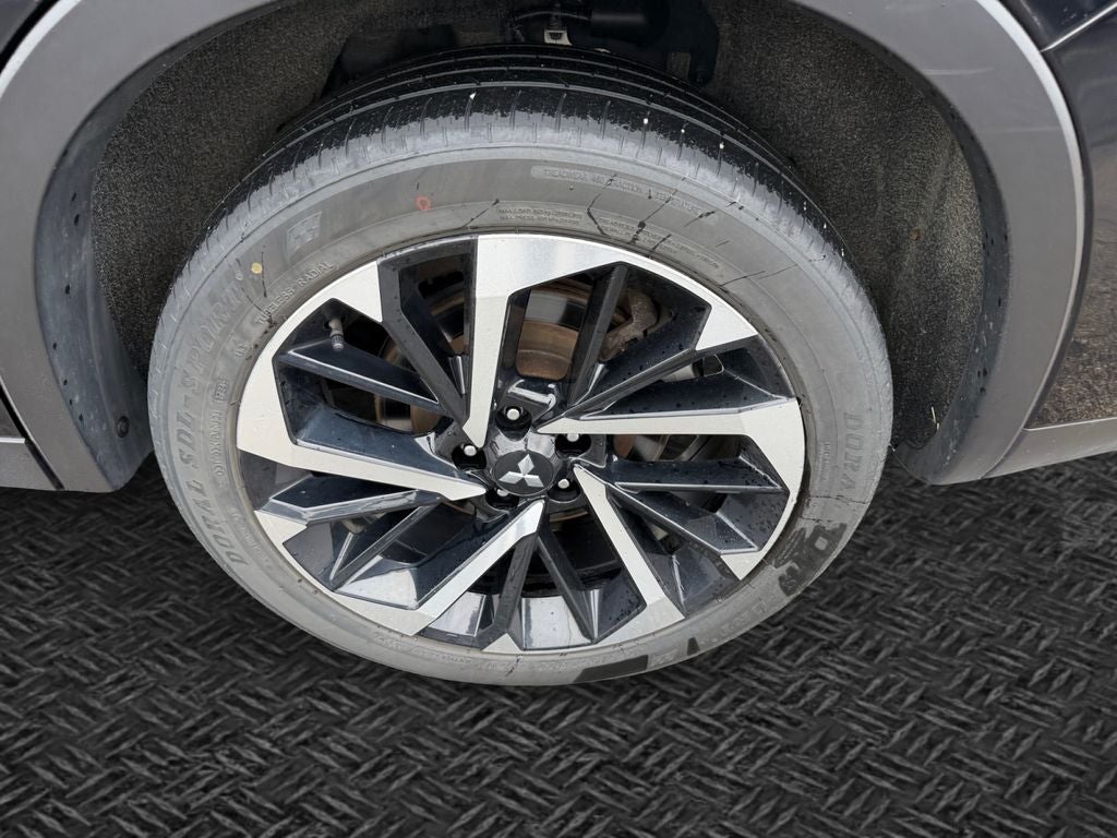 2023 Mitsubishi Outlander SE