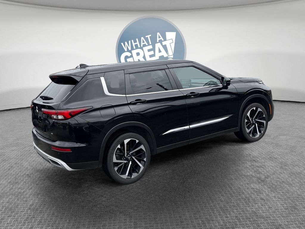 2023 Mitsubishi Outlander SE