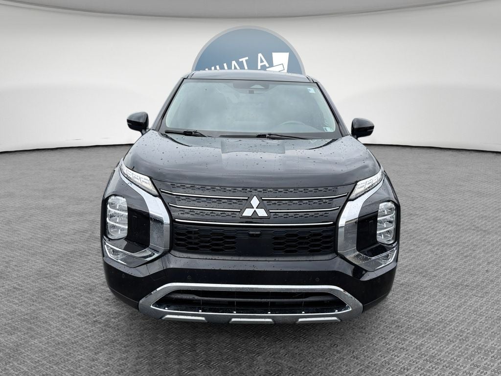 2023 Mitsubishi Outlander SE