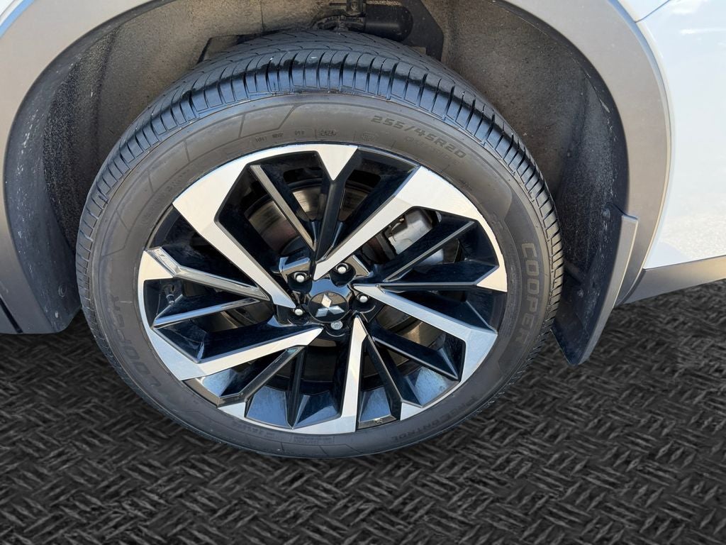 2023 Mitsubishi Outlander SE