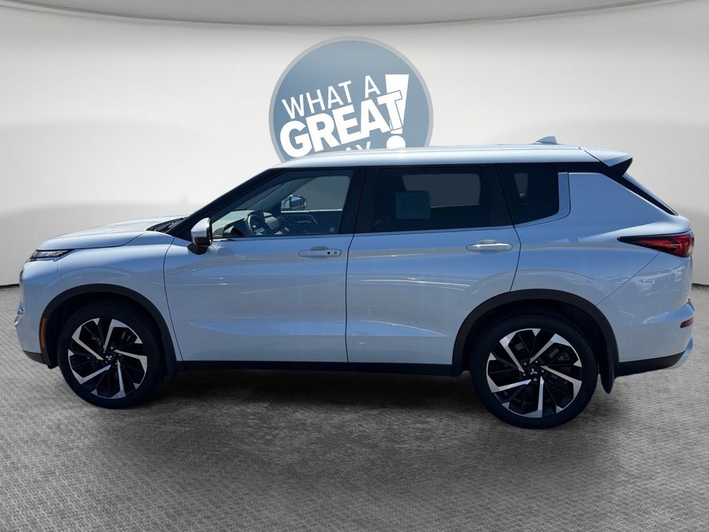 2023 Mitsubishi Outlander SE