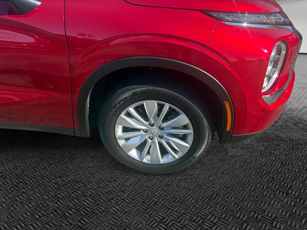 2025 Mitsubishi Outlander ES