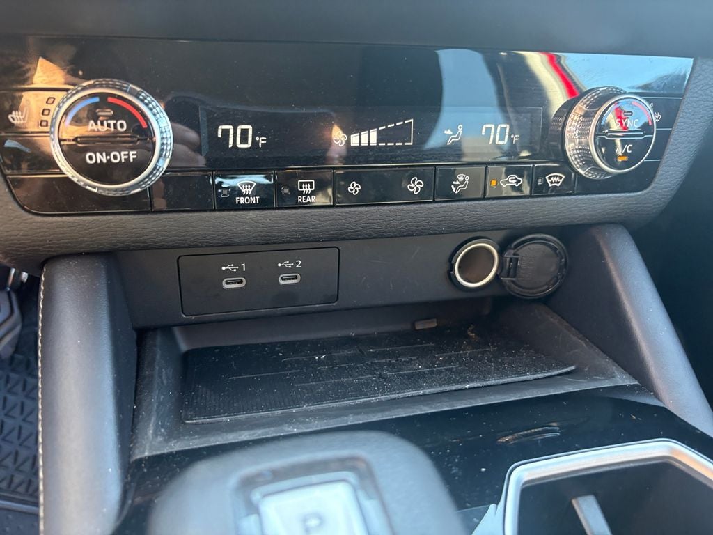 2025 Mitsubishi Outlander ES