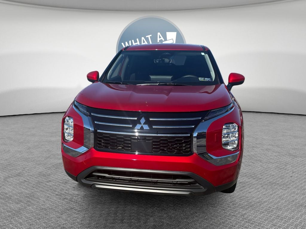 2025 Mitsubishi Outlander ES
