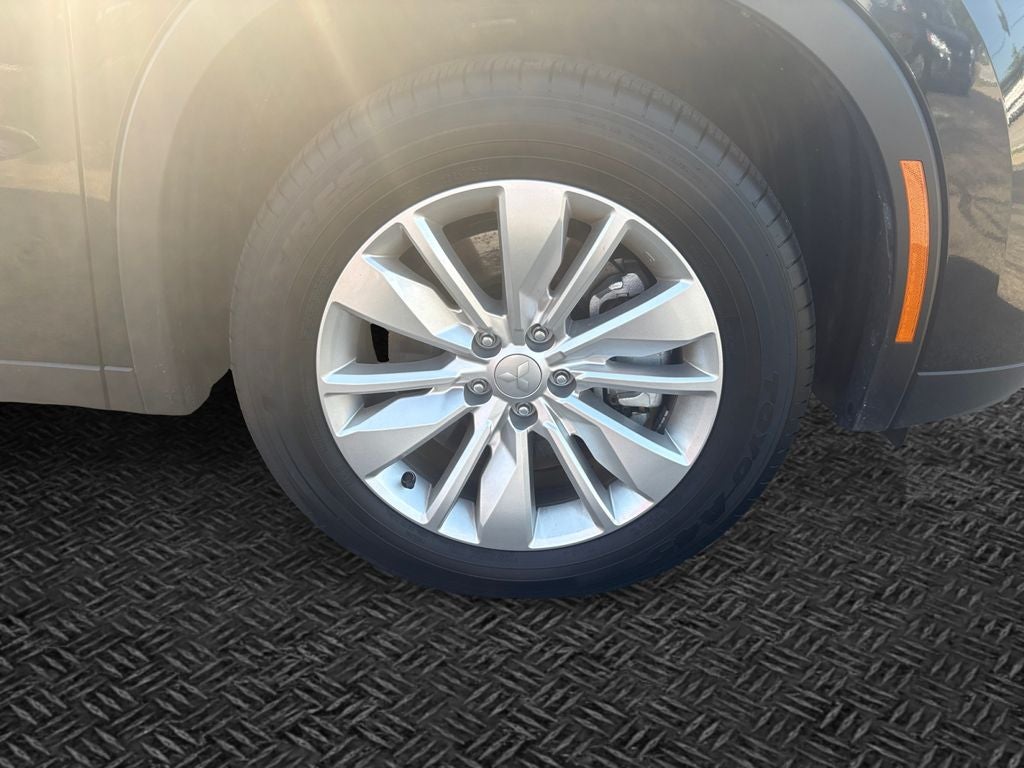 2026 Mitsubishi Outlander ES