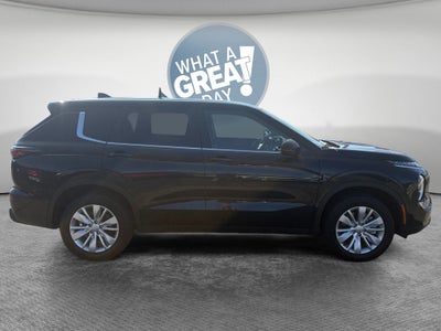 2026 Mitsubishi Outlander ES