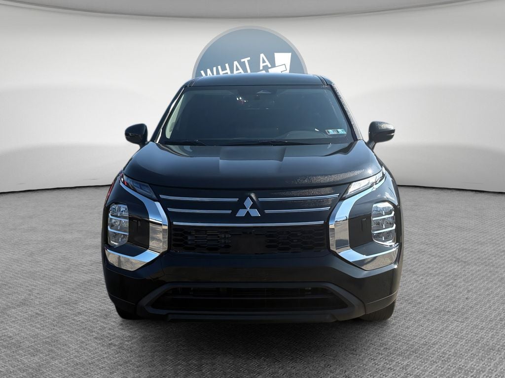 2026 Mitsubishi Outlander ES