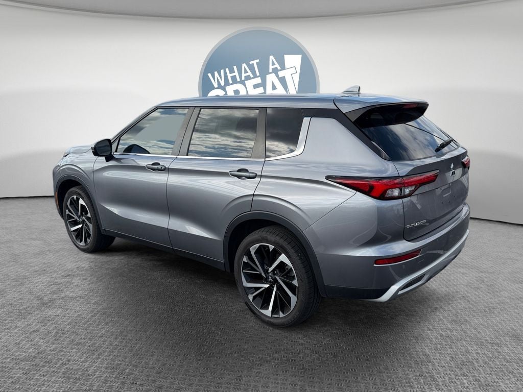 2024 Mitsubishi Outlander SE