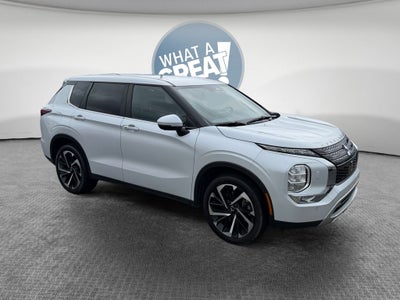 2024 Mitsubishi Outlander SE