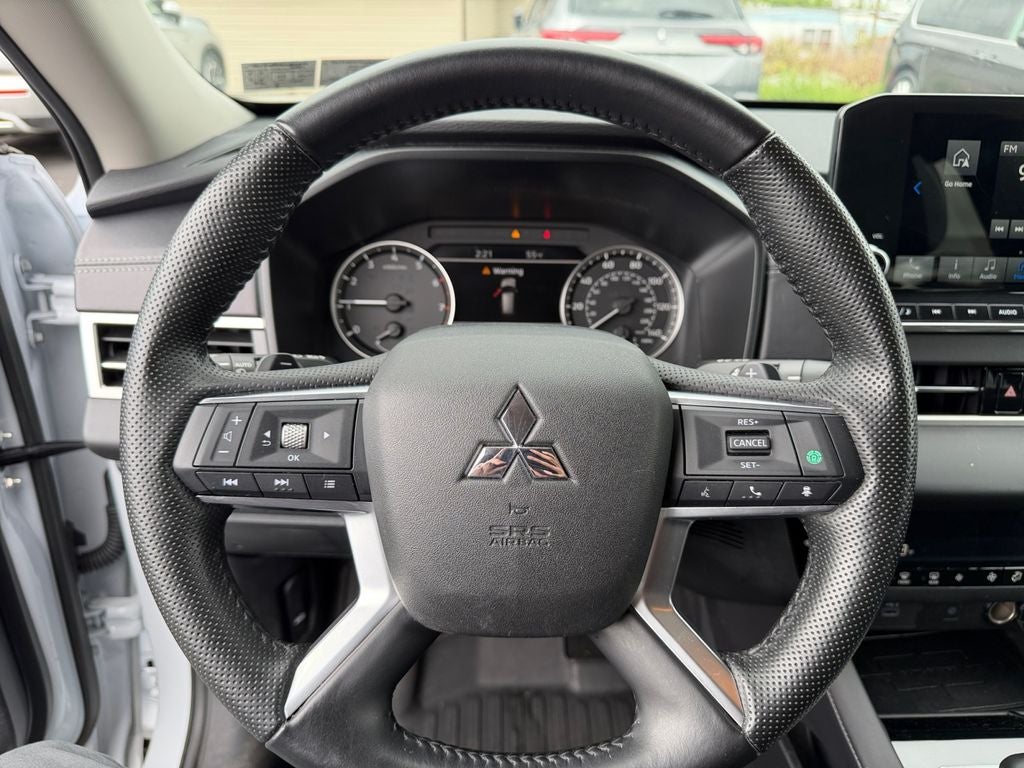 2024 Mitsubishi Outlander SE