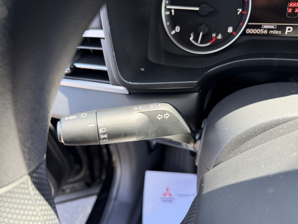 2026 Mitsubishi Outlander ES