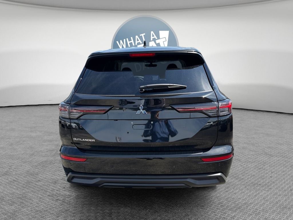 2026 Mitsubishi Outlander ES