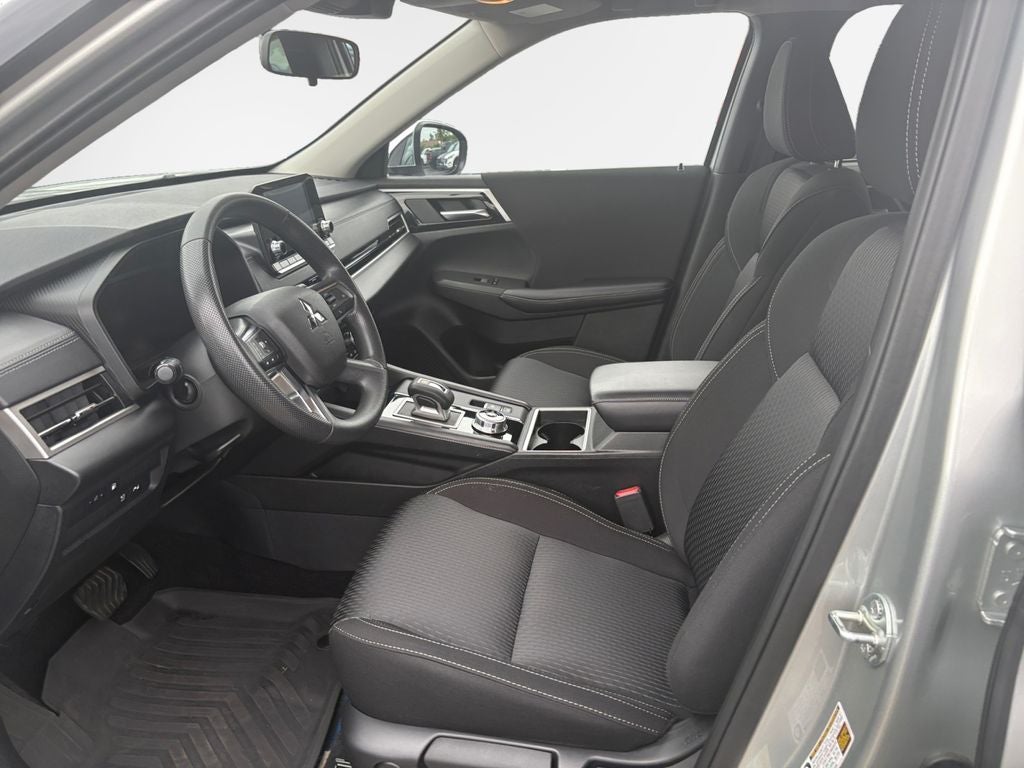 2025 Mitsubishi Outlander PHEV ES