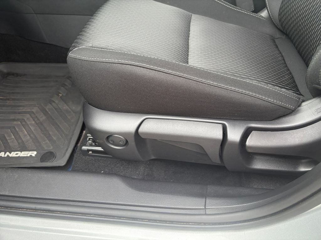 2025 Mitsubishi Outlander PHEV ES