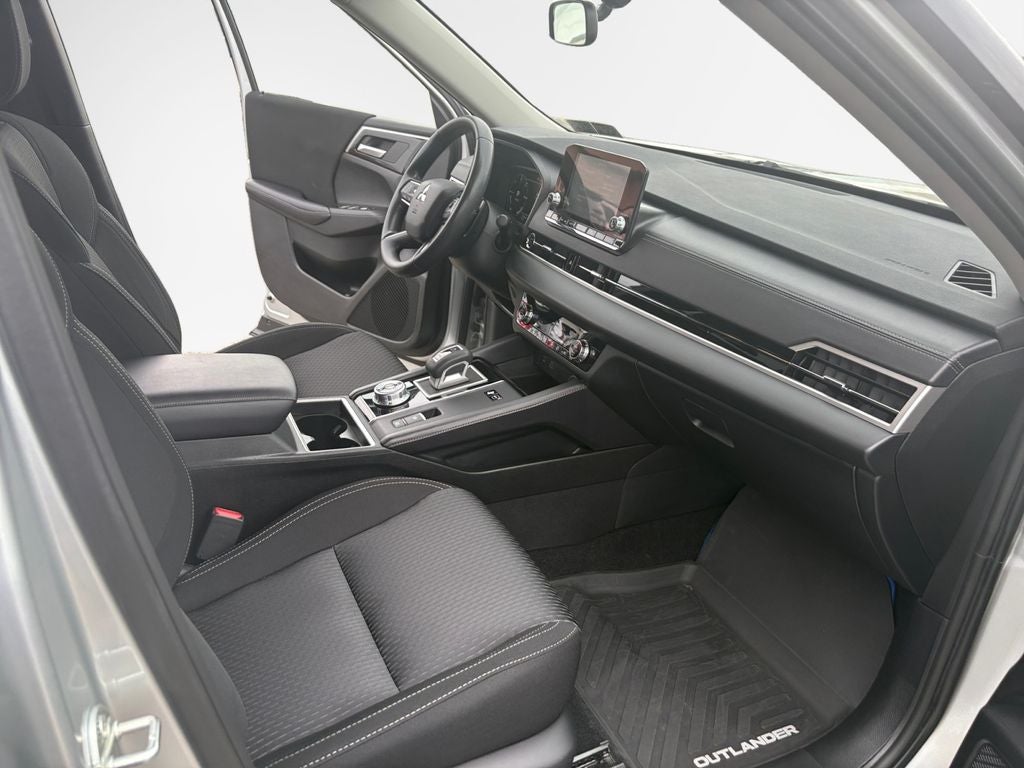 2025 Mitsubishi Outlander PHEV ES