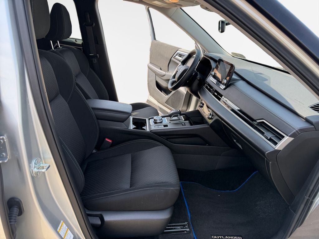 2025 Mitsubishi Outlander PHEV ES