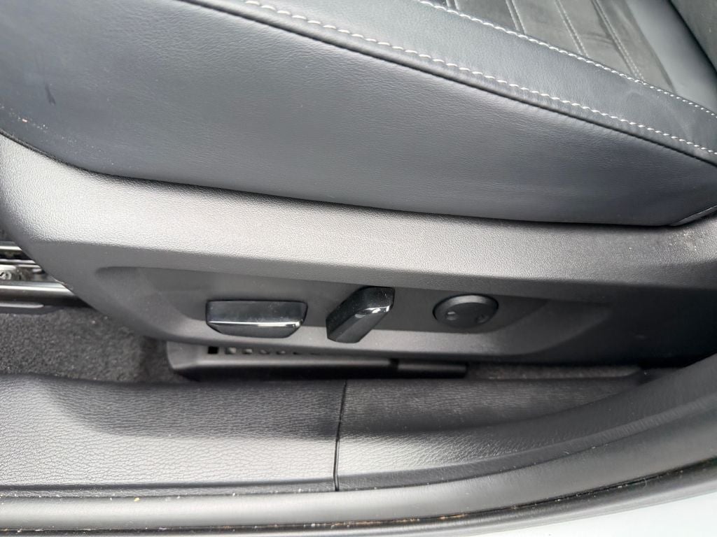 2025 Mitsubishi Outlander PHEV SE