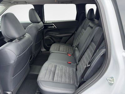2025 Mitsubishi Outlander PHEV SE