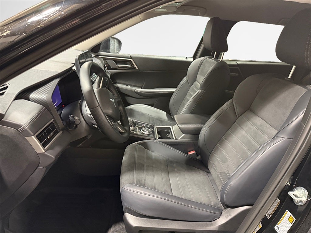 2025 Mitsubishi Outlander PHEV SE