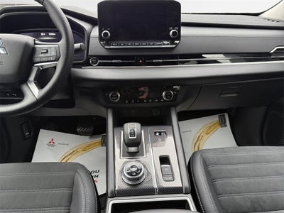 2025 Mitsubishi Outlander PHEV SE