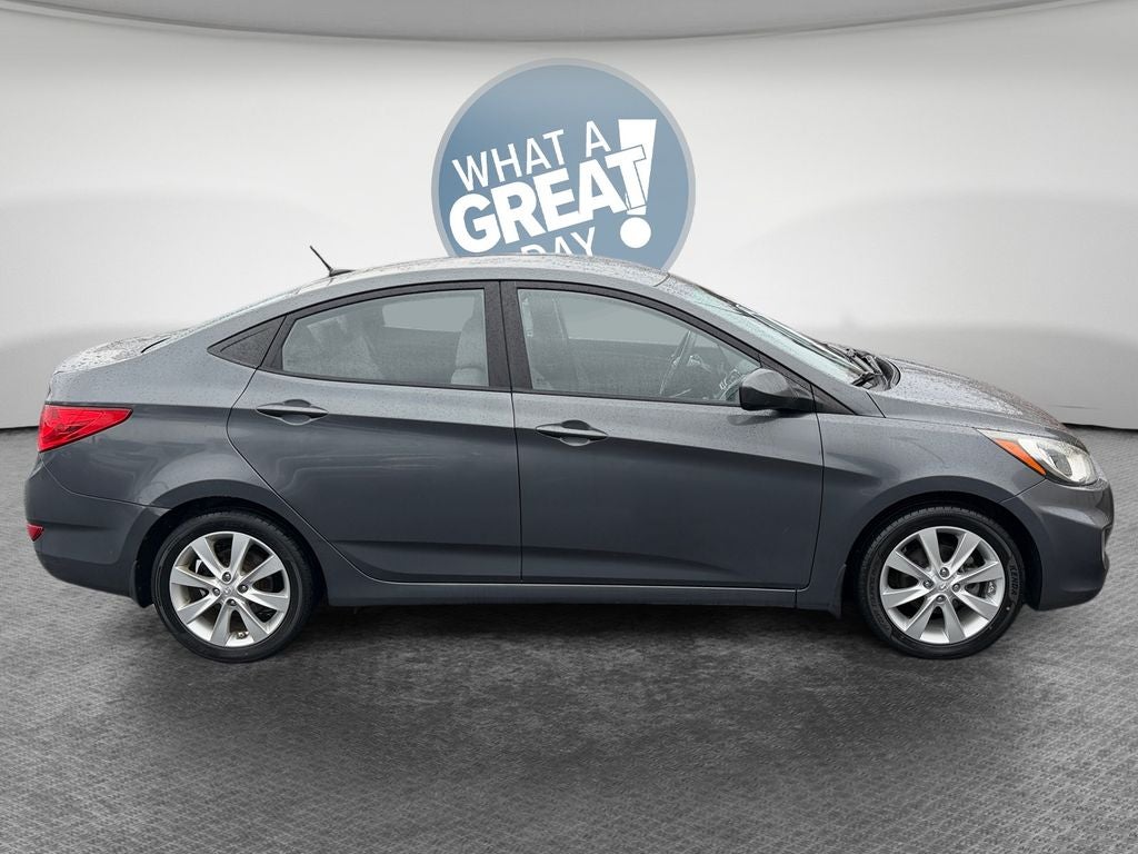 2012 Hyundai Accent GLS