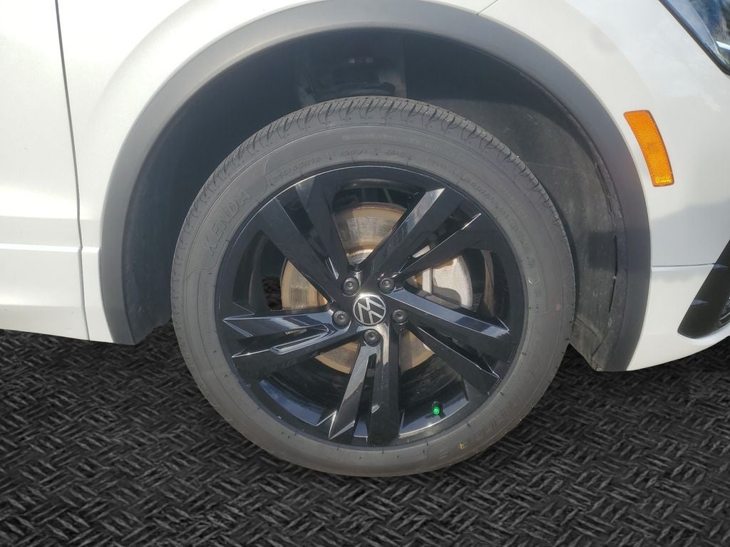 2024 Volkswagen Tiguan 2.0T SE R-Line Black