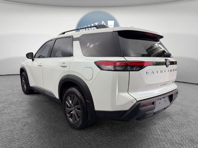 2022 Nissan Pathfinder SV