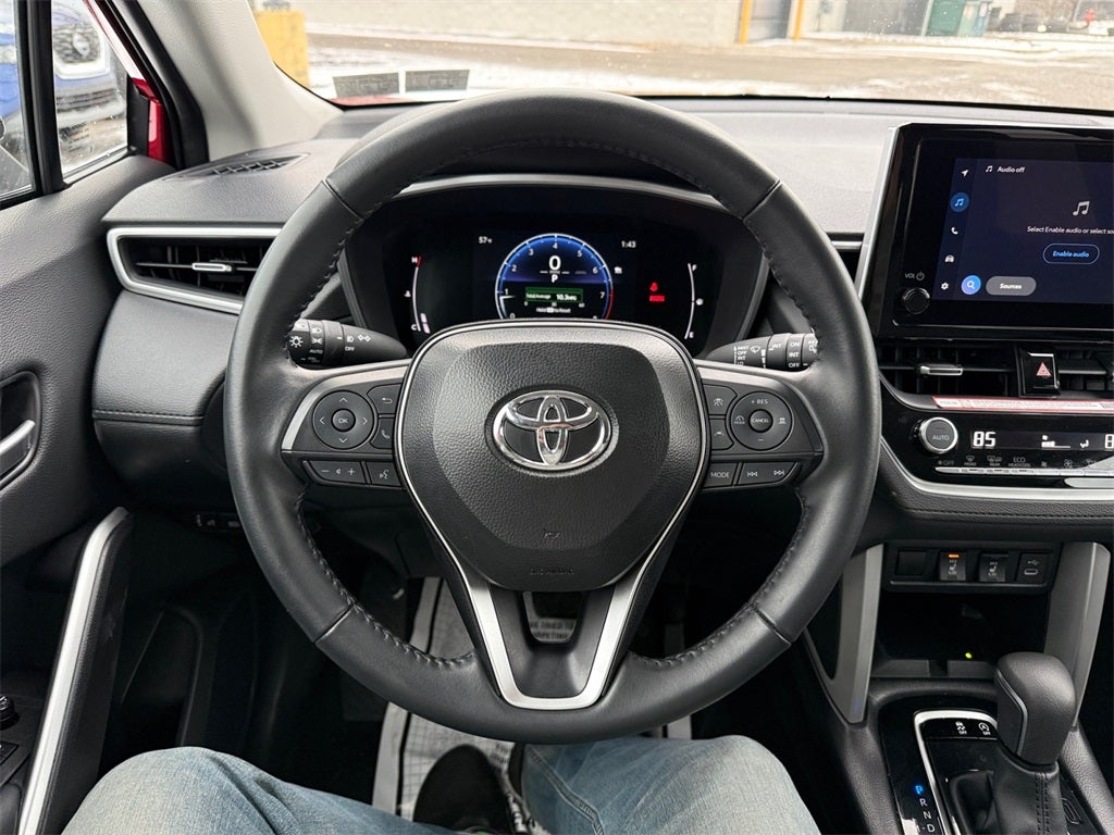 2025 Toyota Corolla Cross XLE