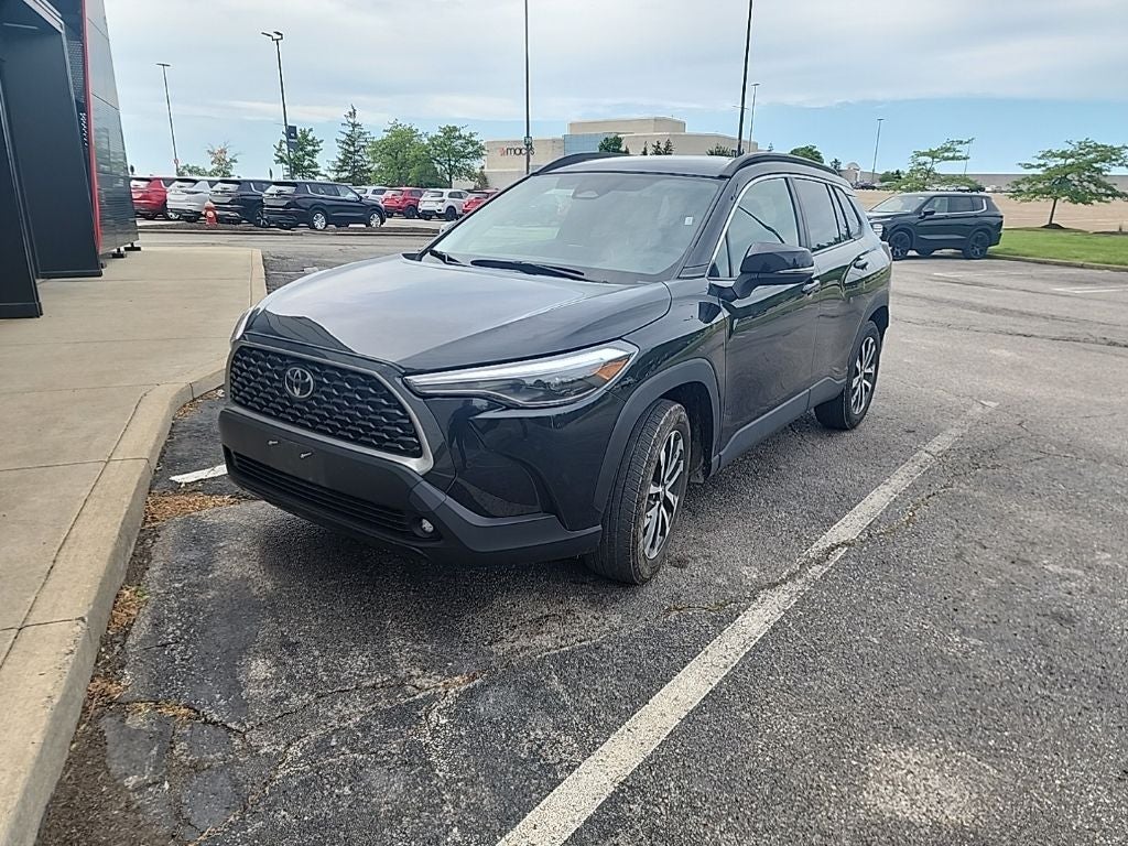 2025 Toyota Corolla Cross XLE