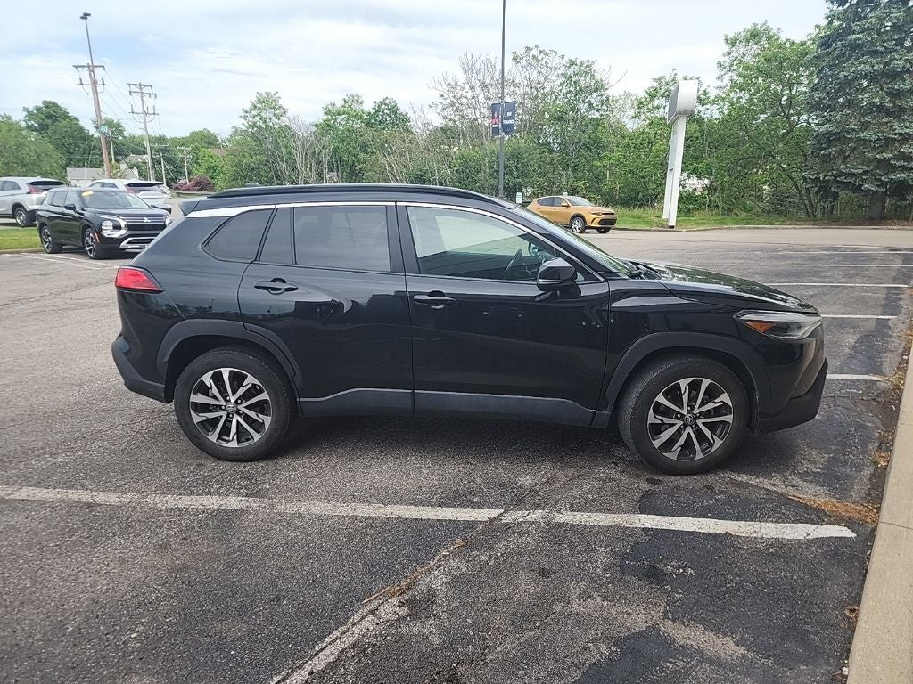 2025 Toyota Corolla Cross XLE