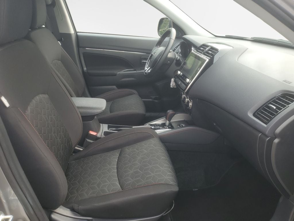 2025 Mitsubishi Outlander Sport 2.0 LE