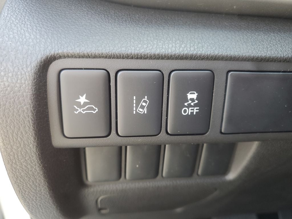 2026 Mitsubishi Eclipse Cross LE