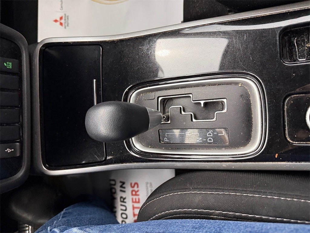 2020 Mitsubishi Outlander ES