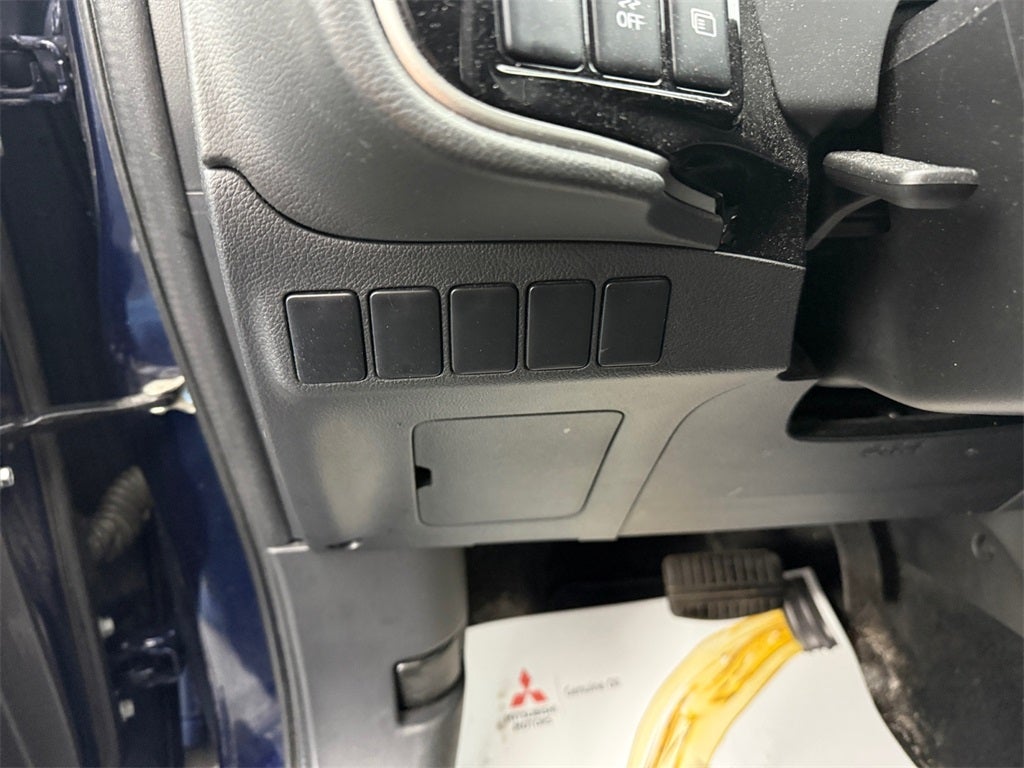 2020 Mitsubishi Outlander ES