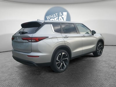 2022 Mitsubishi Outlander ES
