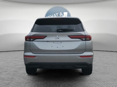 2022 Mitsubishi Outlander ES