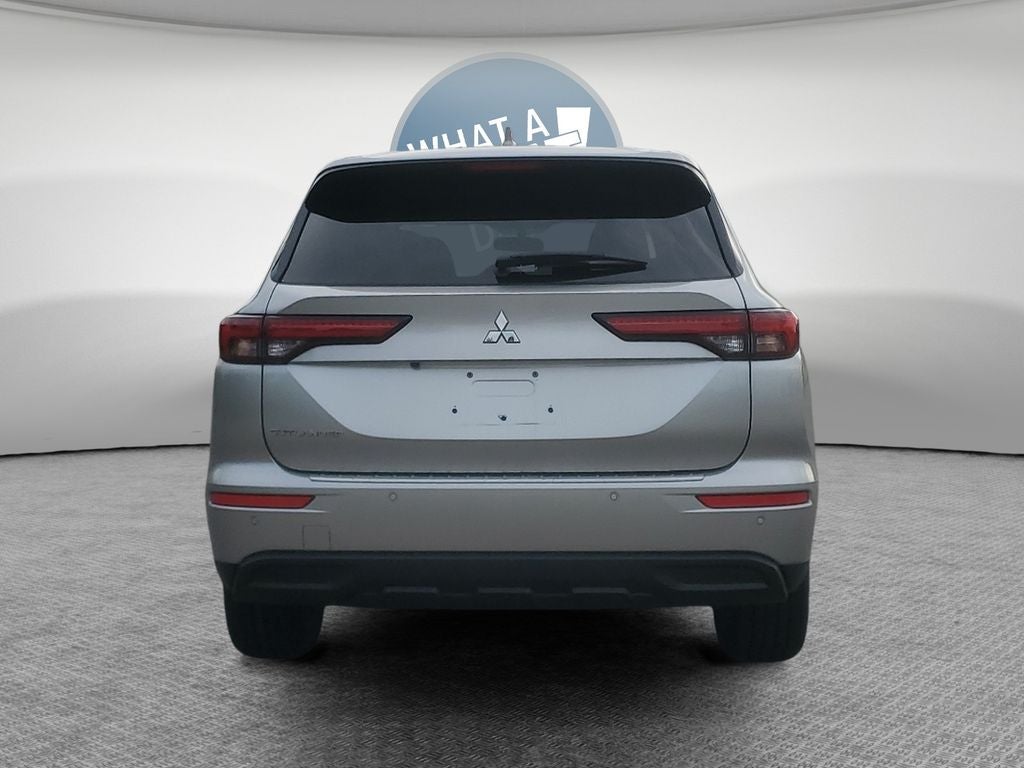 2022 Mitsubishi Outlander ES