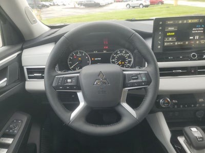 2026 Mitsubishi Outlander SE