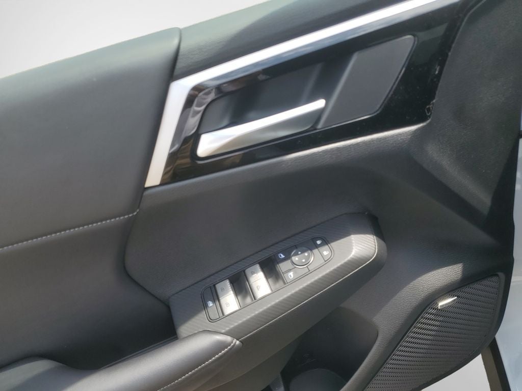 2026 Mitsubishi Outlander LE