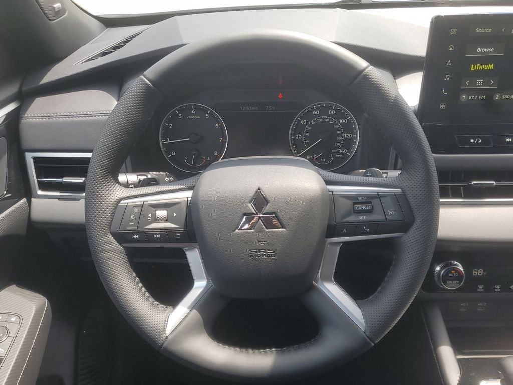 2026 Mitsubishi Outlander LE