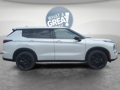 2026 Mitsubishi Outlander LE