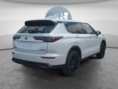 2026 Mitsubishi Outlander LE