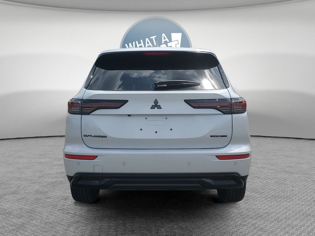 2026 Mitsubishi Outlander LE