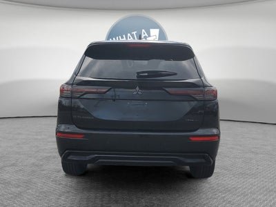 2026 Mitsubishi Outlander LE
