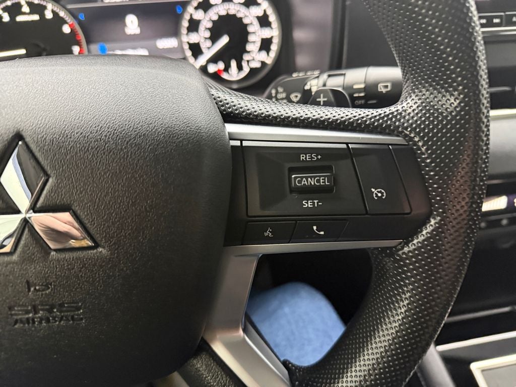 2023 Mitsubishi Outlander ES