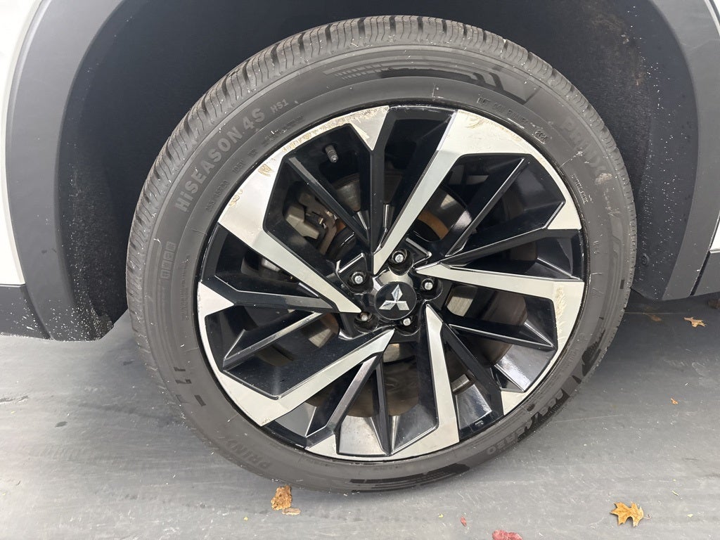 2022 Mitsubishi Outlander ES