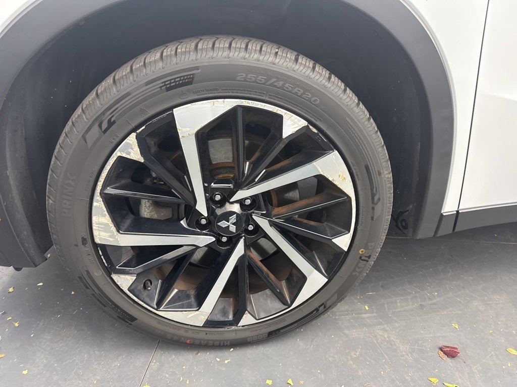 2022 Mitsubishi Outlander ES