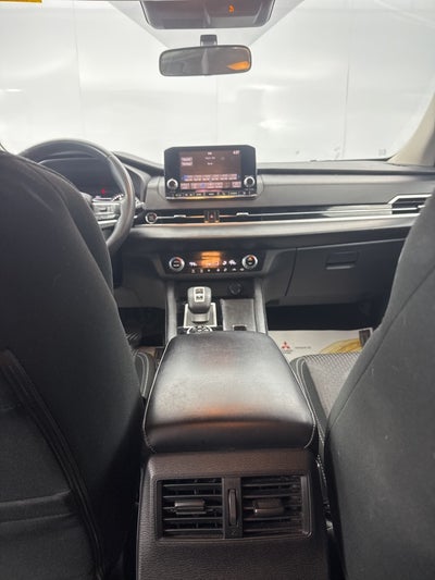 2022 Mitsubishi Outlander ES