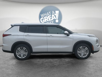 2023 Mitsubishi Outlander ES